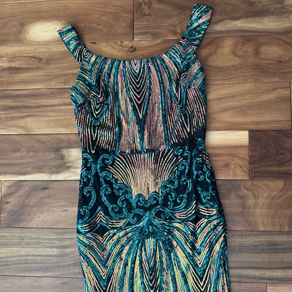 Elegant Multicolor Patterned Dress - Picture 4 of 8